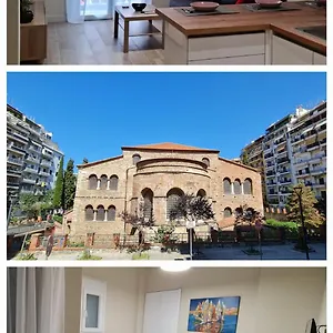 https://kyana-luxury.hotels-of-thessaloniki.com